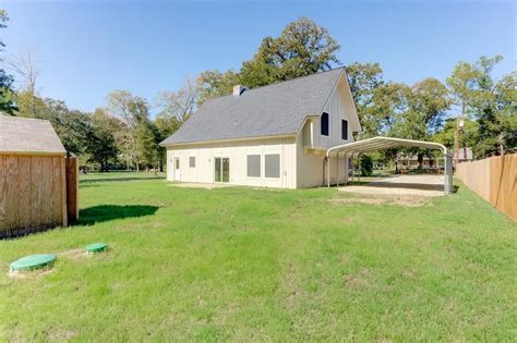 155 laney grey|155 Laney Dr, Livingston, TX 77351